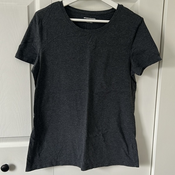 Amazon Essentials t shirts - 2 - Picture 2 of 5